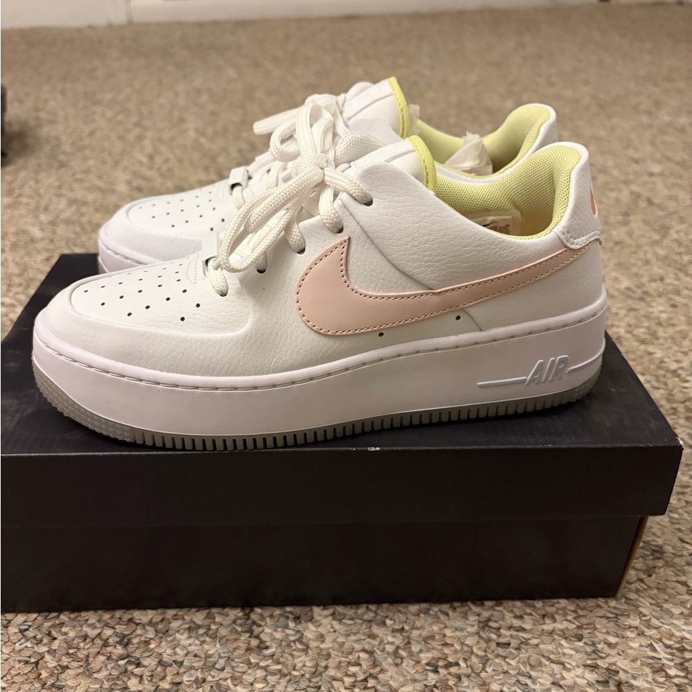 Nike White and Light Pink AF1 Sneakers